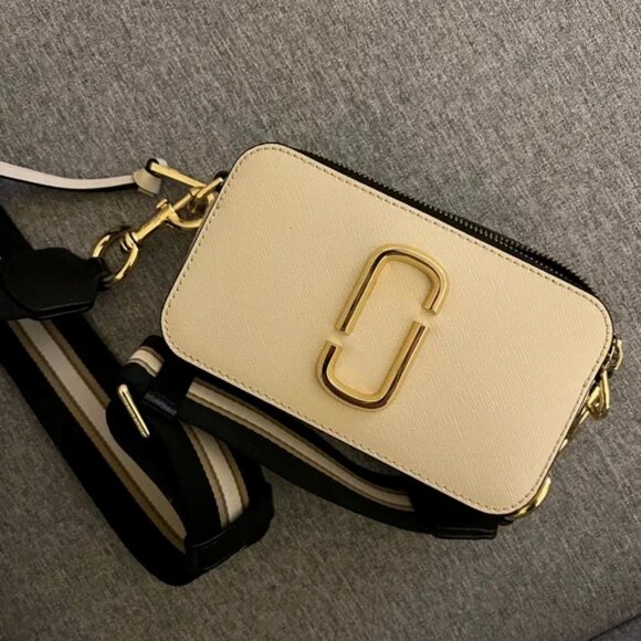 Marc Jacobs Handbags - MARC JACOBS snapshot bag